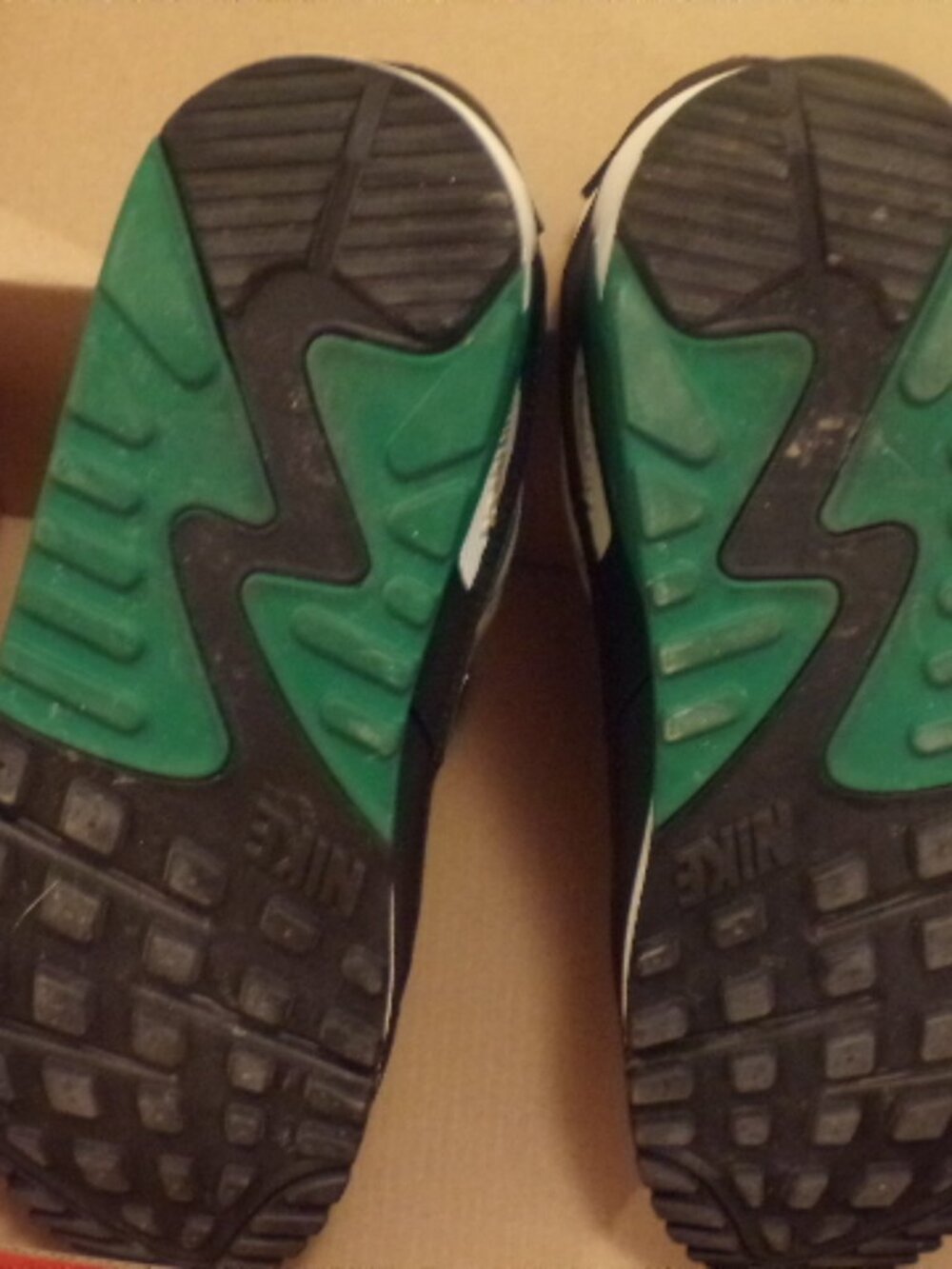 Nike Air Max 90 'Malachite' Men's Size 8 (Eur 41) - Picture 5 of 9